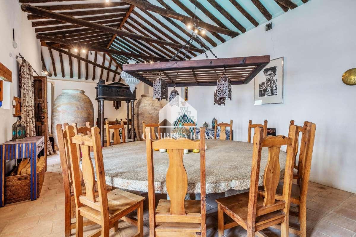 Villa for Sale in El Valle