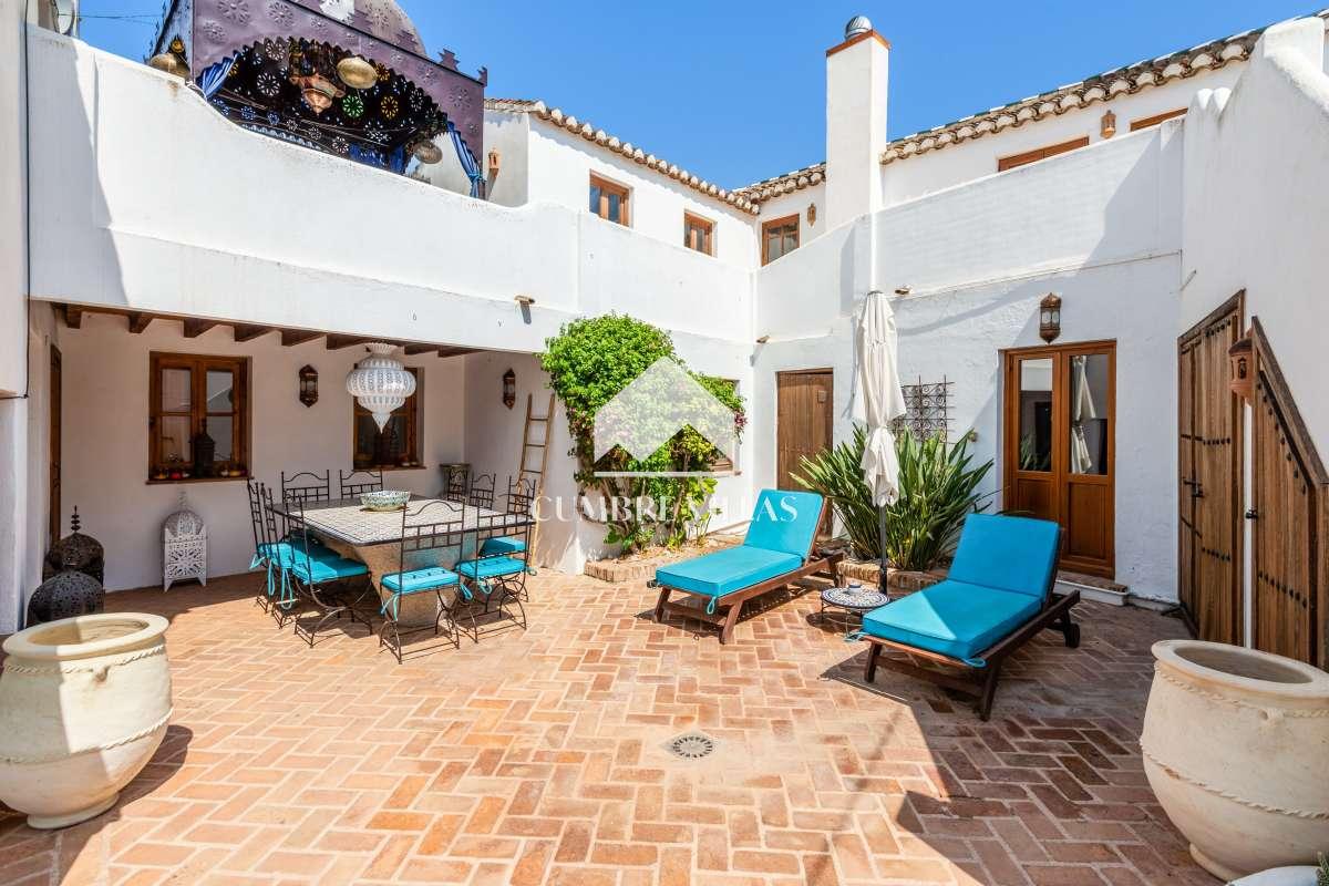 Villa for Sale in El Valle
