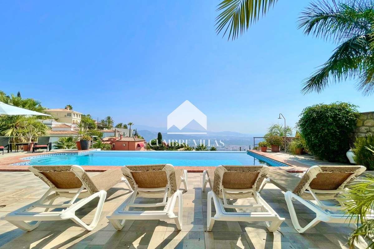 Villa for Sale in Salobreña