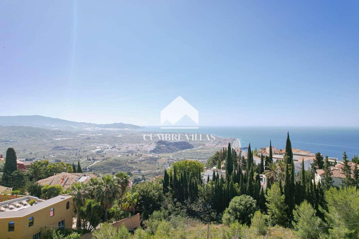 Villa for Sale in Salobreña