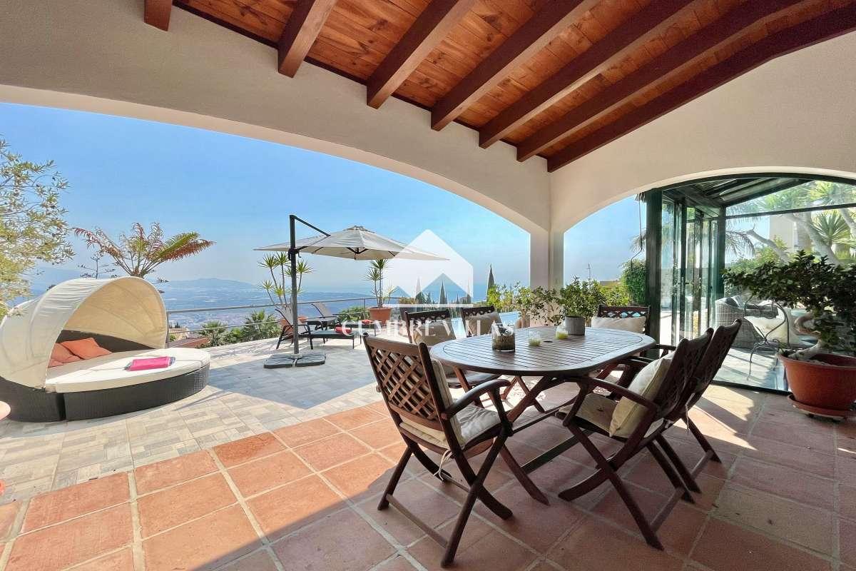 Villa for Sale in Salobreña