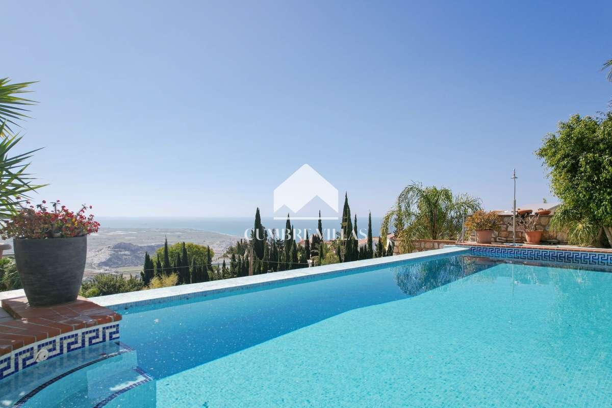 Villa for Sale in Salobreña