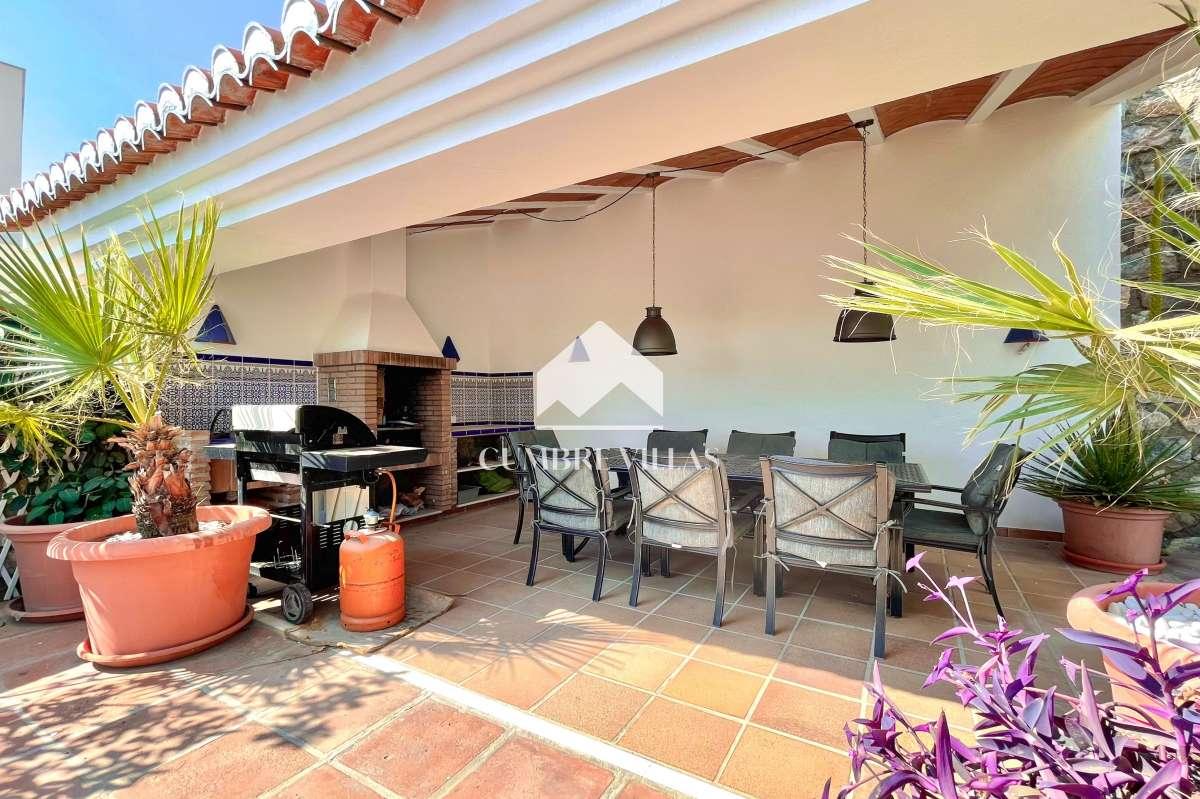Villa for Sale in Salobreña