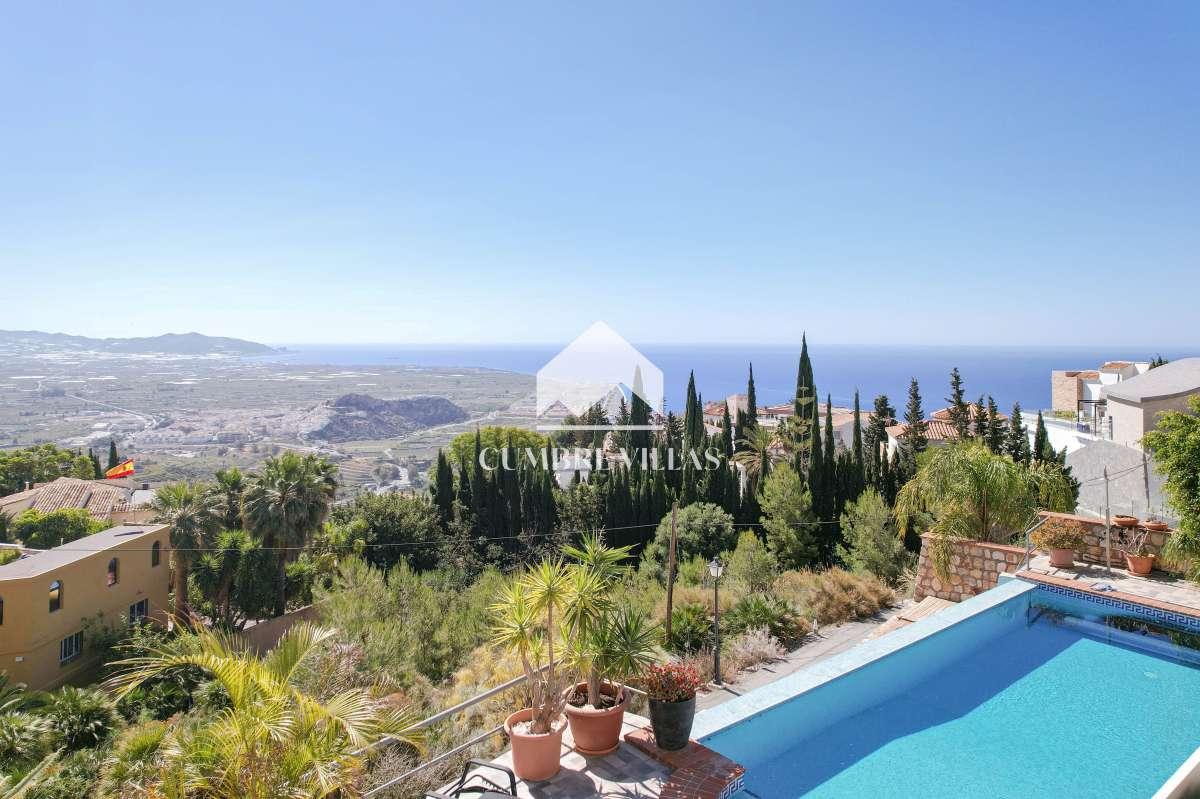 Villa for Sale in Salobreña