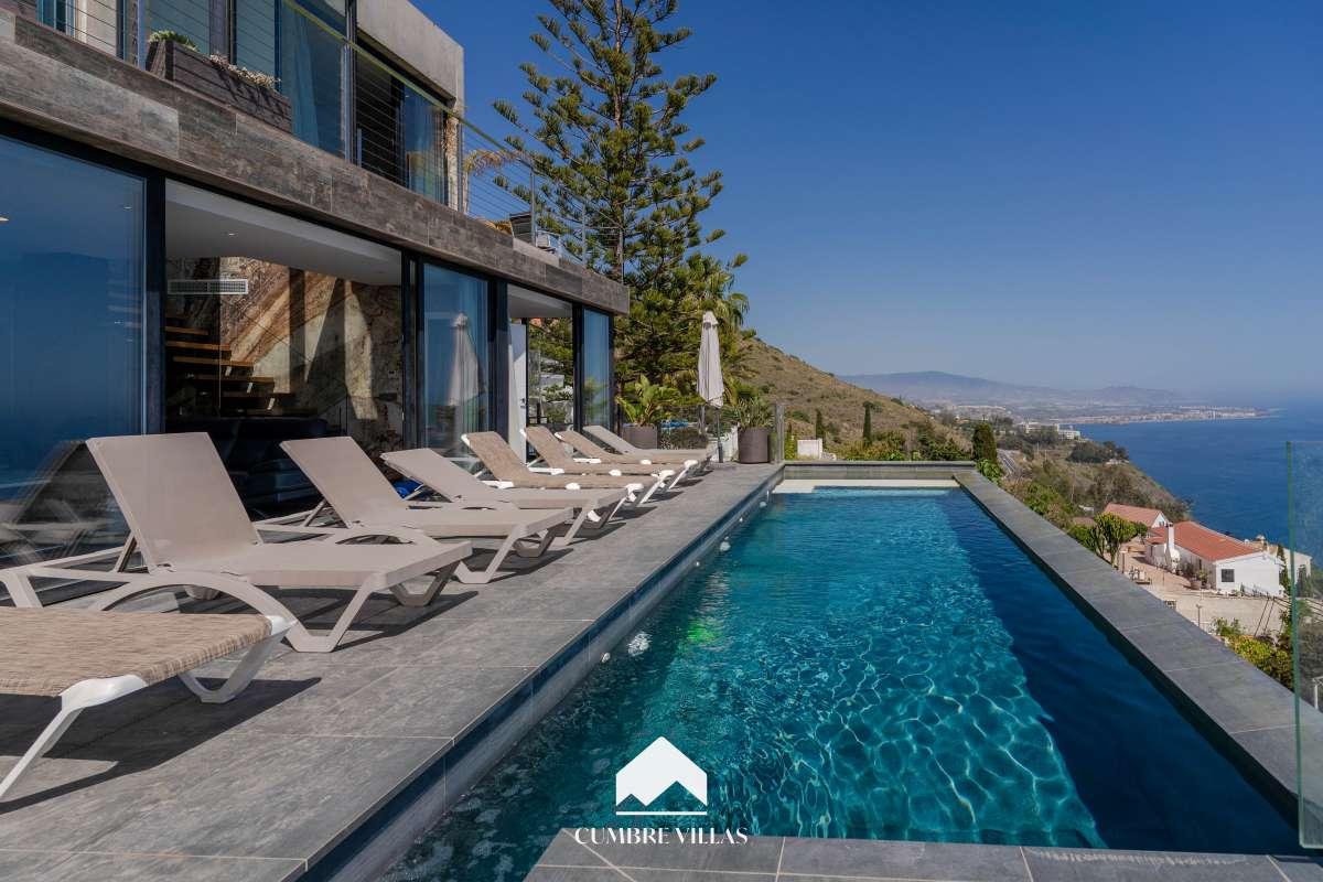 Villa for Sale in Salobreña