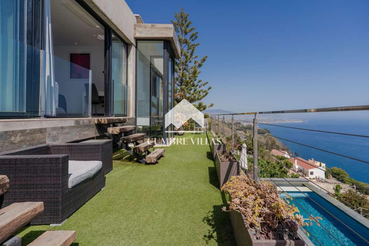 Villa for Sale in Salobreña