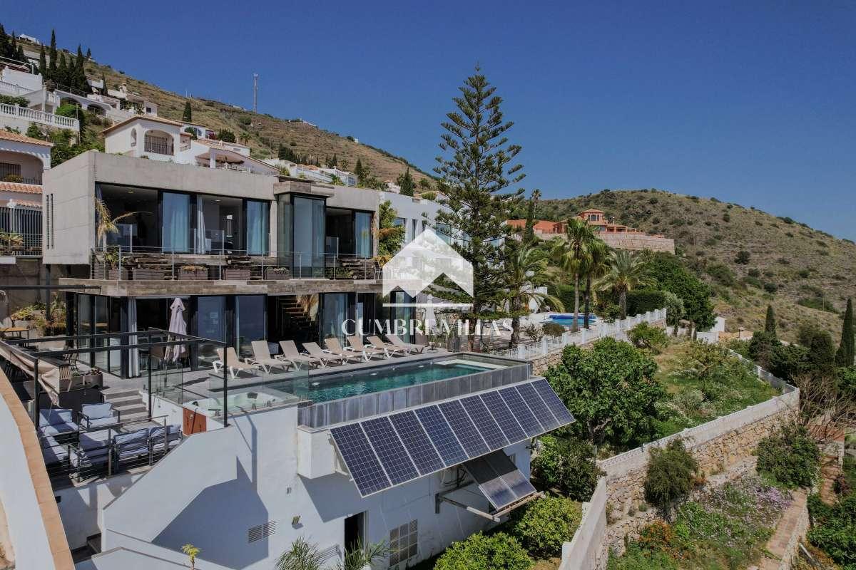 Villa for Sale in Salobreña