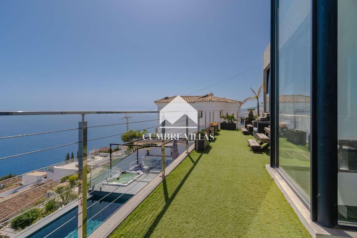 Villa for Sale in Salobreña