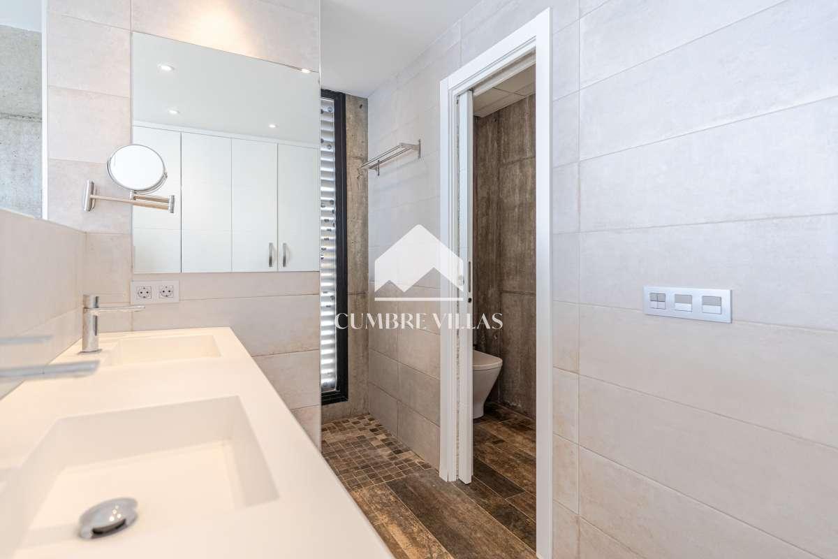 Villa for Sale in Salobreña