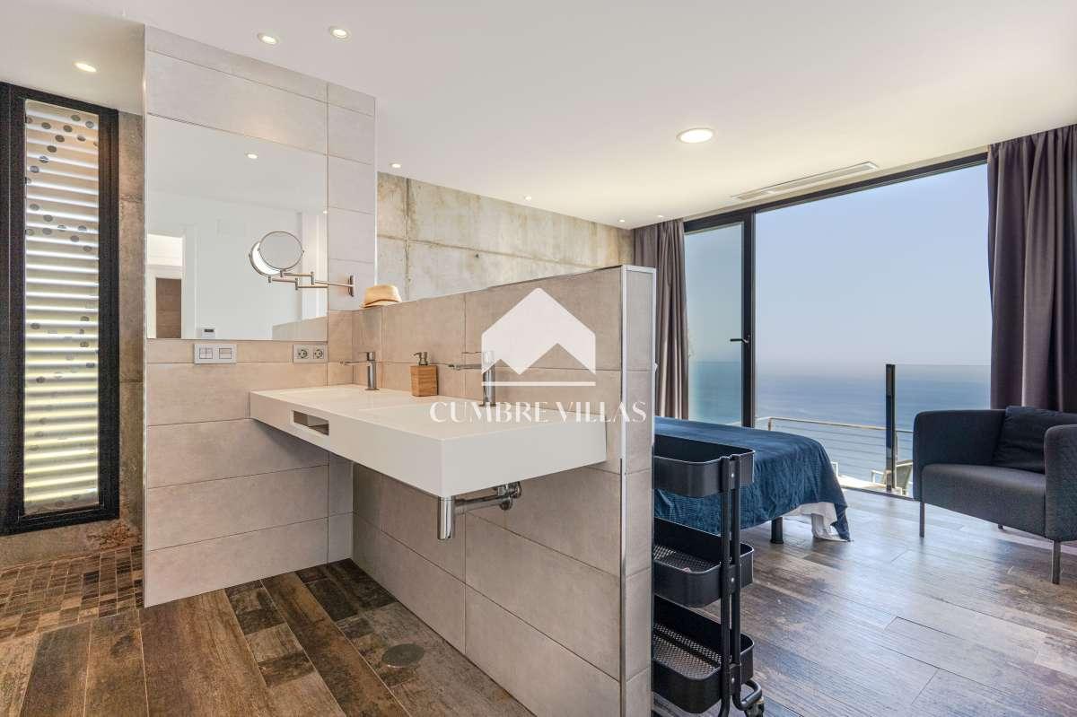 Villa for Sale in Salobreña