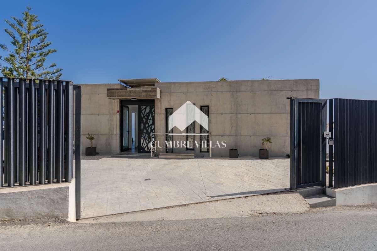 Villa for Sale in Salobreña