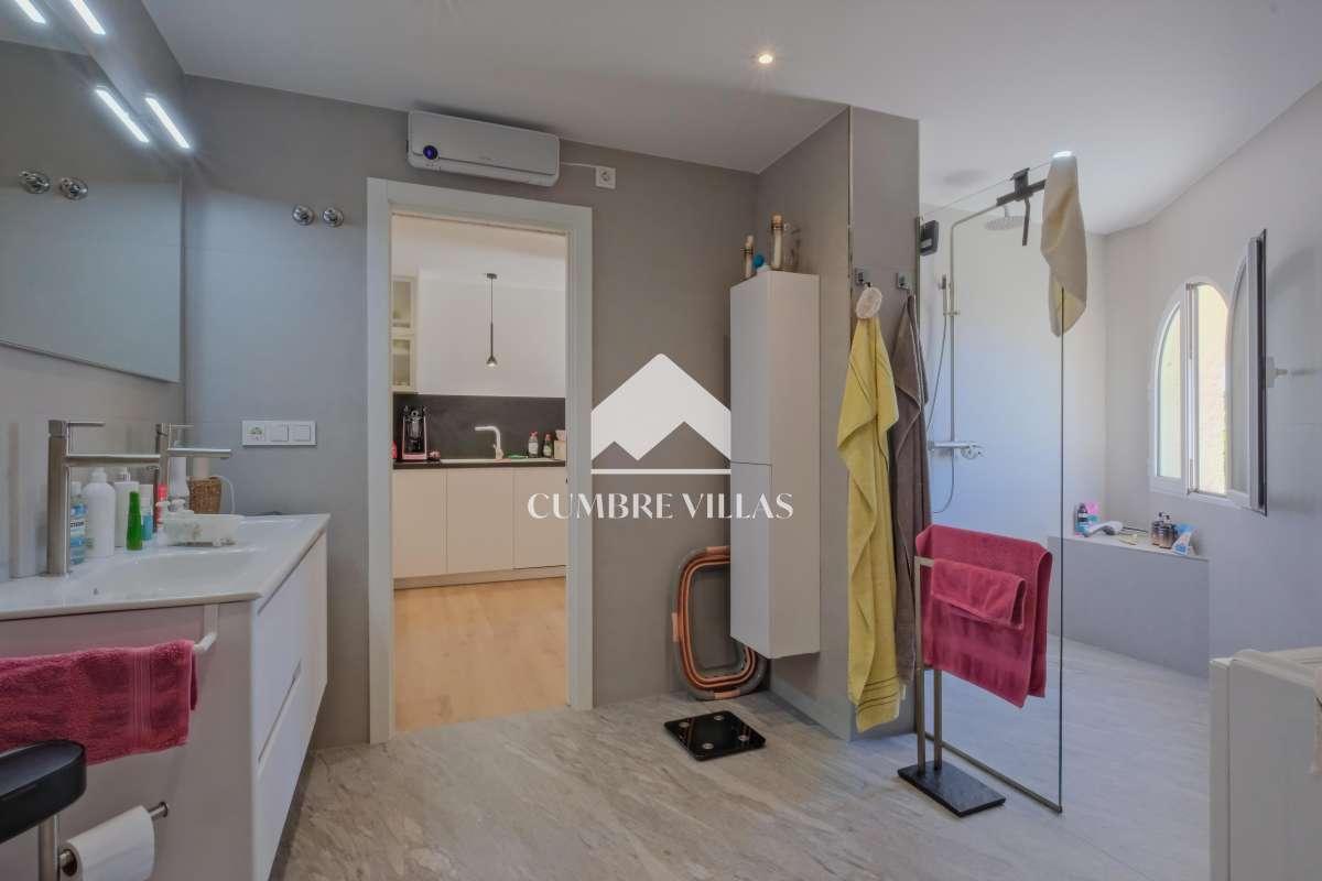 Villa for Sale in Salobreña