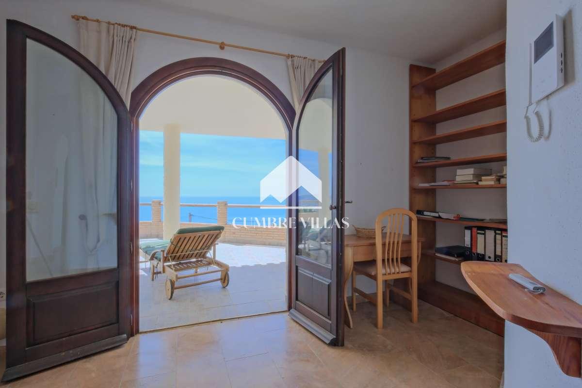 Villa for Sale in Salobreña