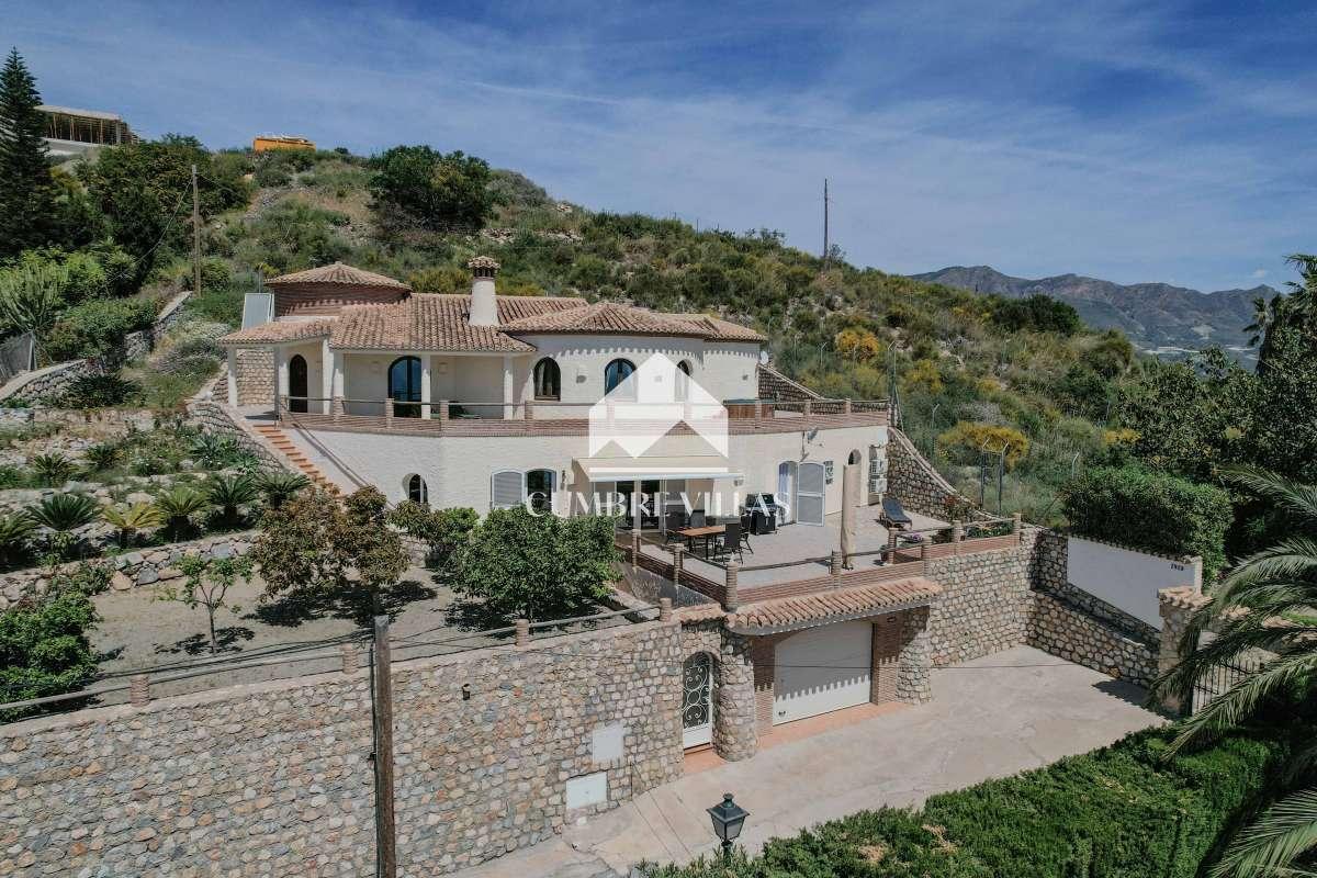Villa for Sale in Salobreña