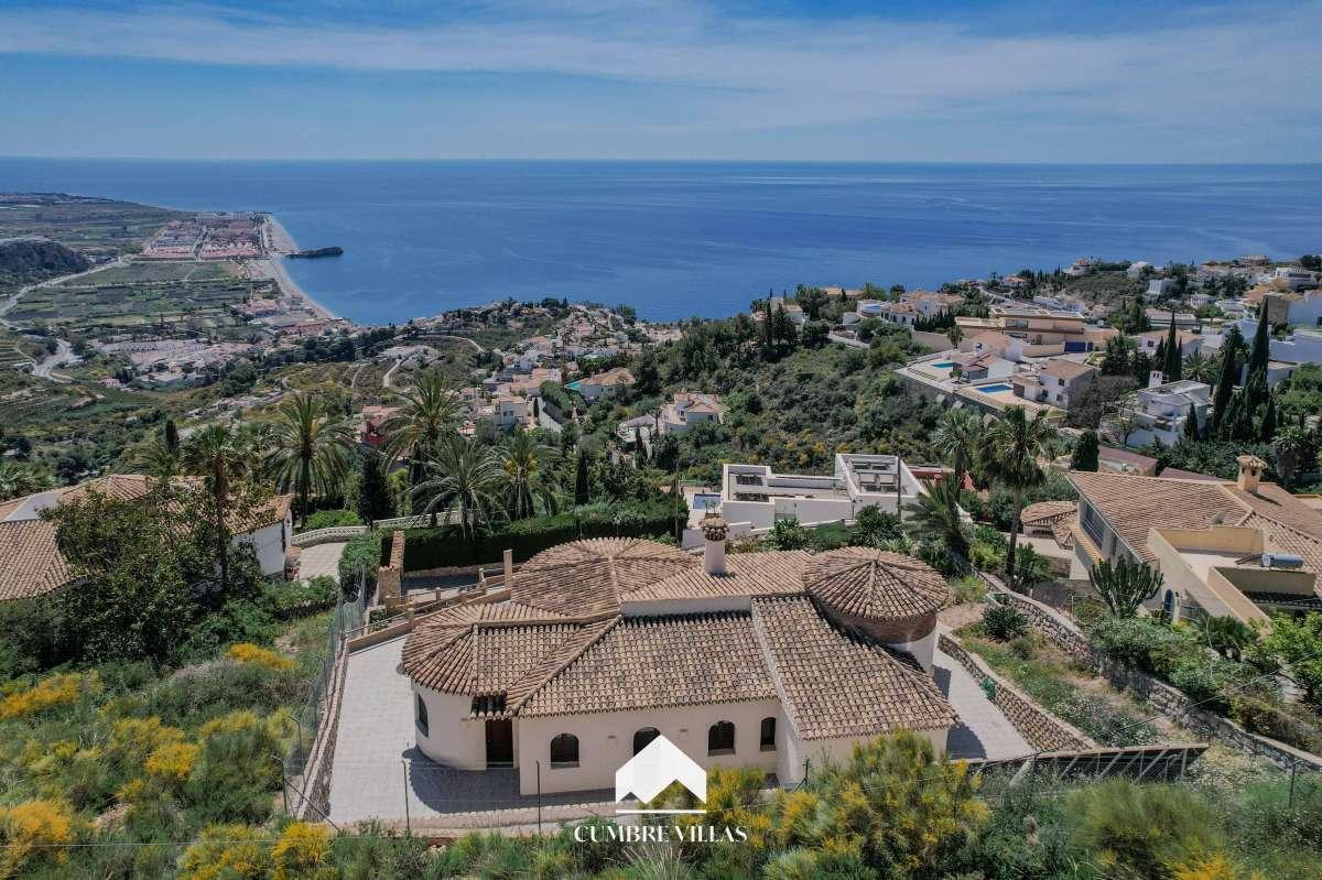 Villa for Sale in Salobreña