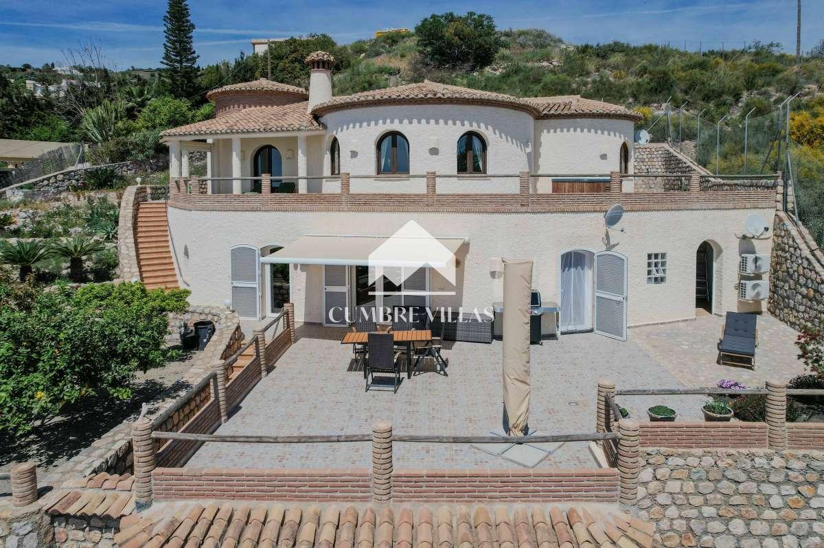 Villa for Sale in Salobreña