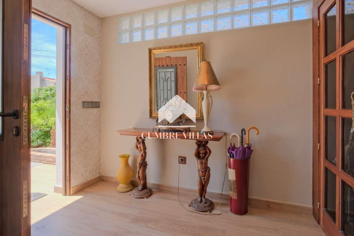 Villa for Sale in Almuñécar