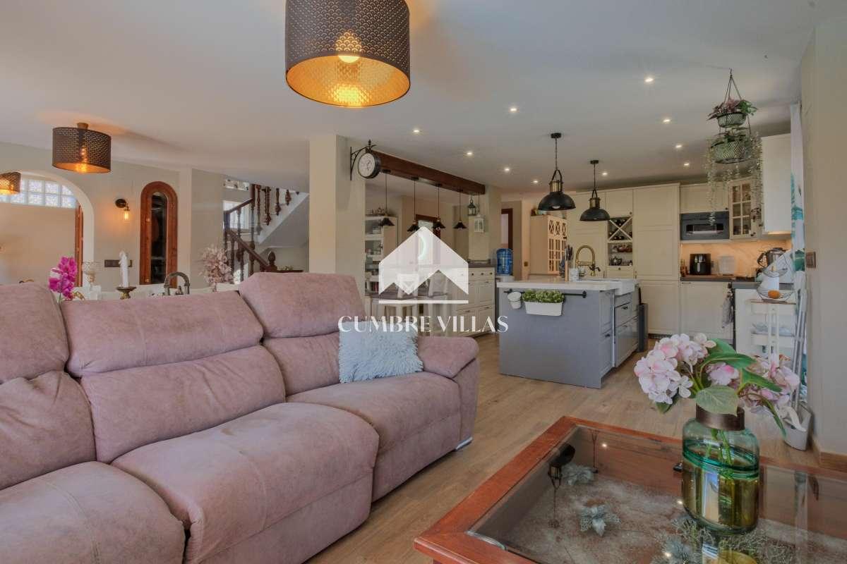 Villa for Sale in Almuñécar