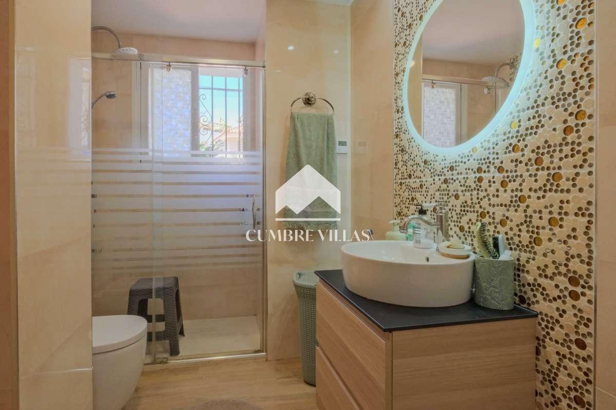 Villa for Sale in Almuñécar