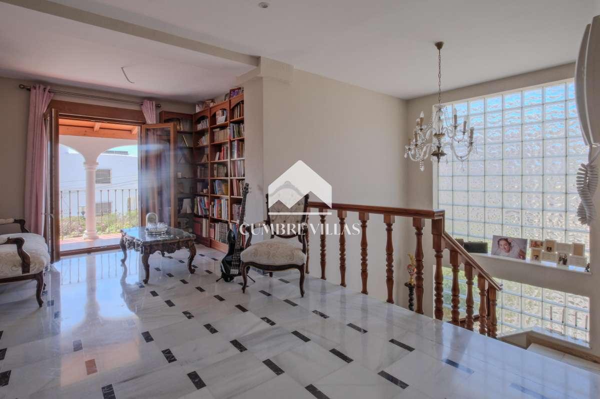 Villa for Sale in Almuñécar