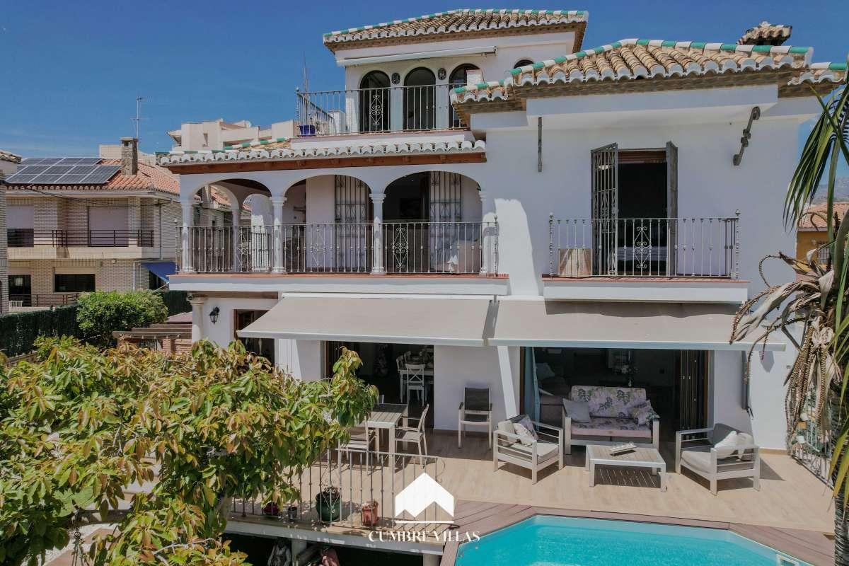 Villa for Sale in Almuñécar