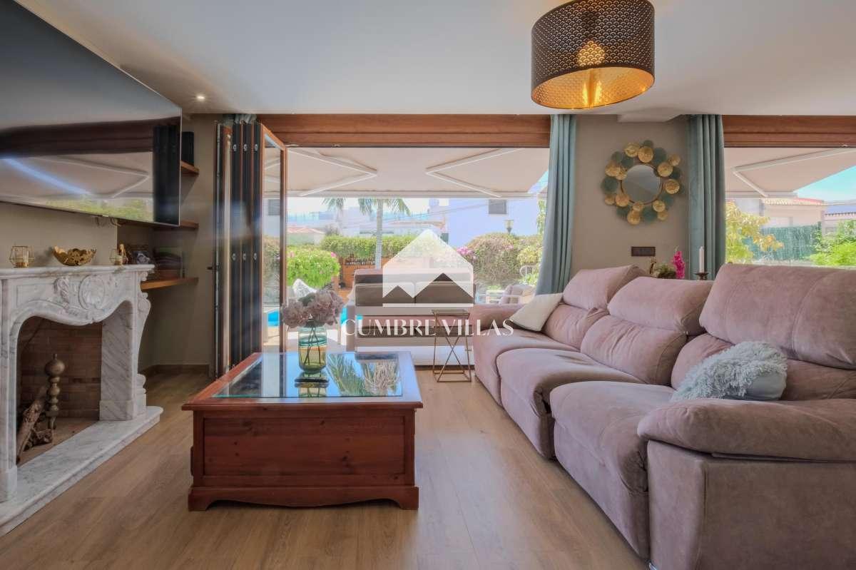Villa for Sale in Almuñécar