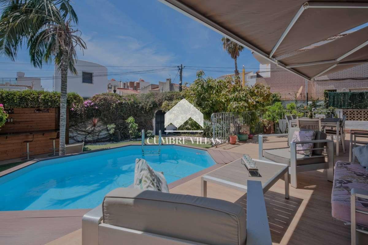 Villa for Sale in Almuñécar