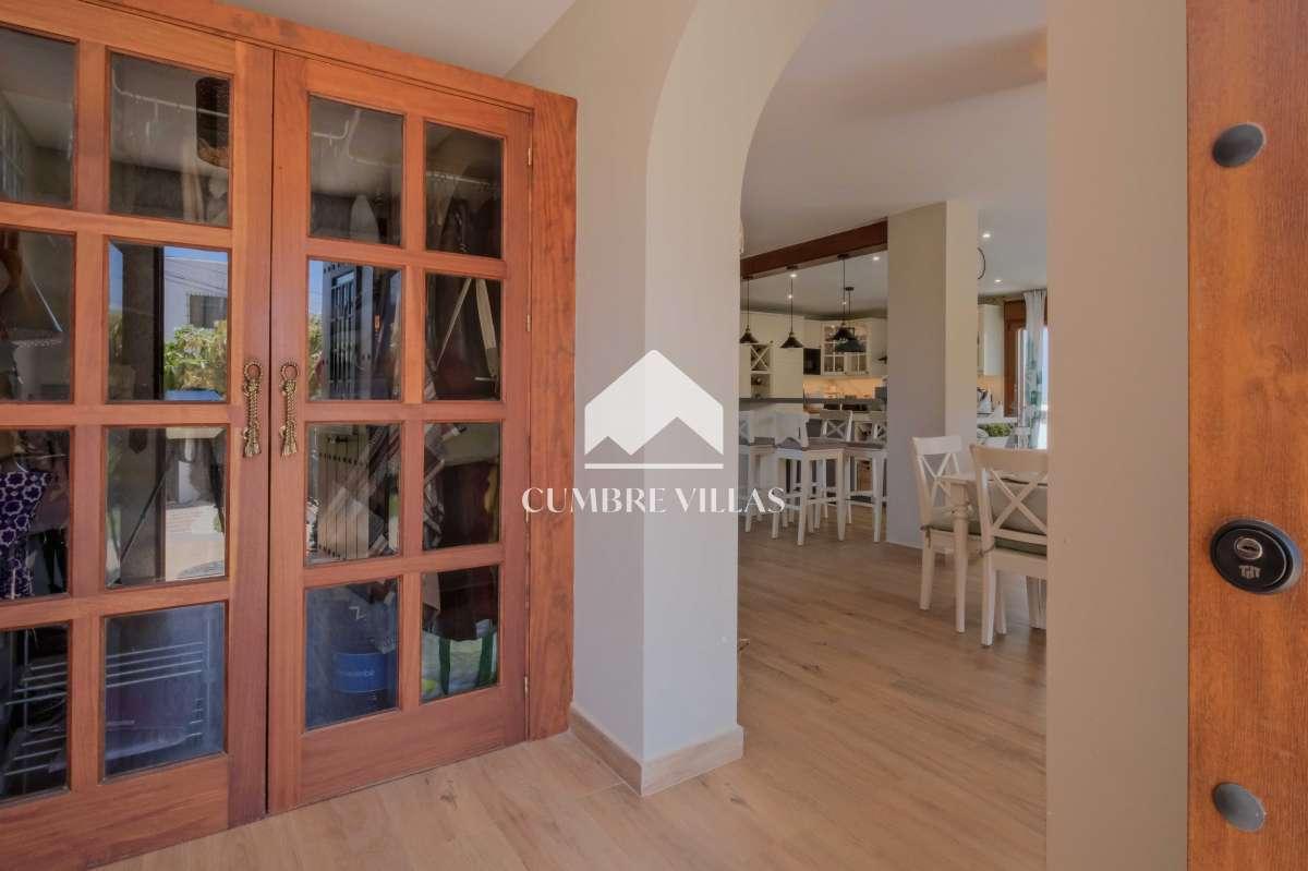 Villa for Sale in Almuñécar
