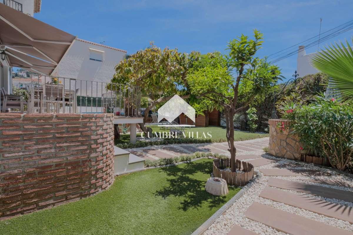 Villa for Sale in Almuñécar