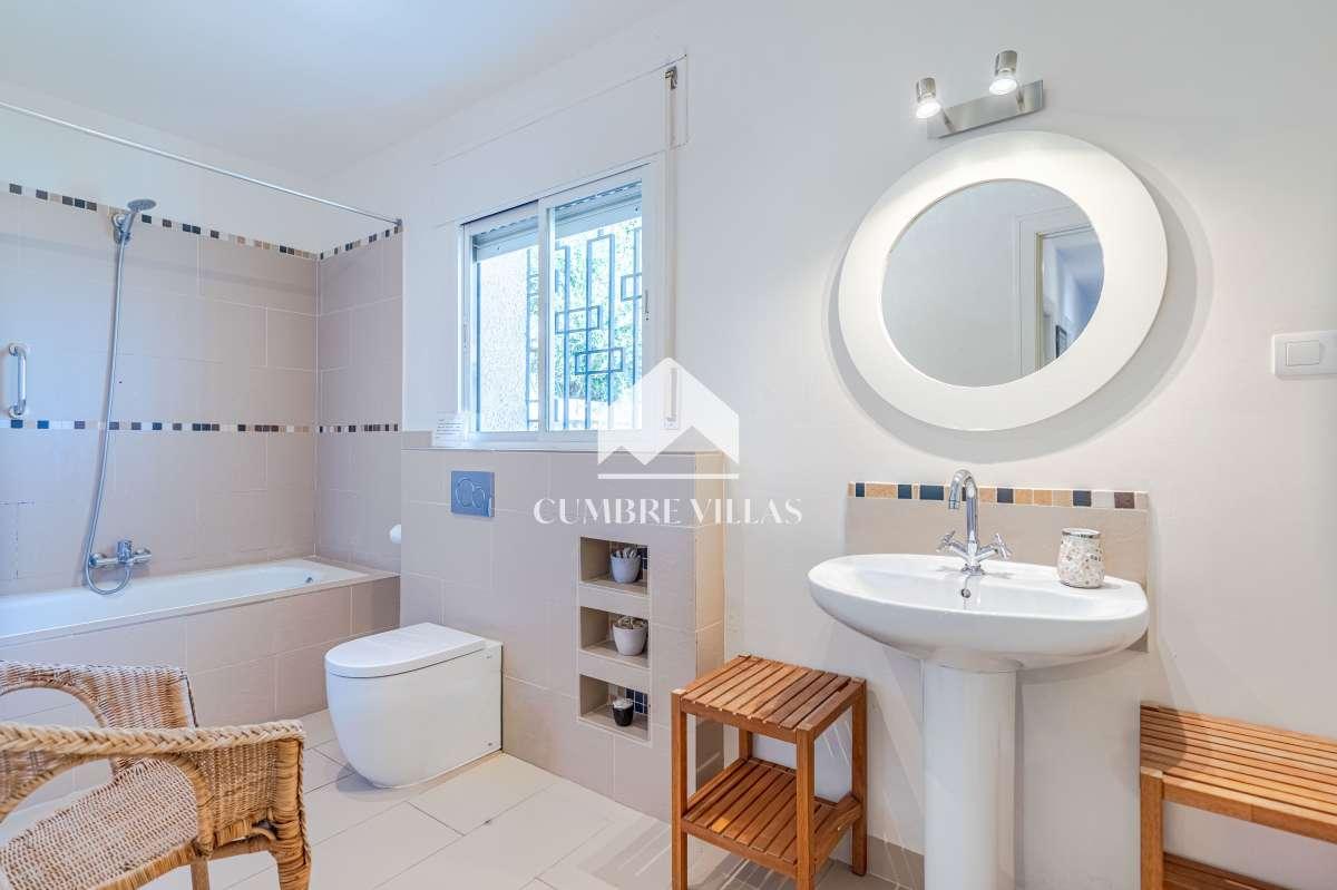Villa for Sale in Salobreña
