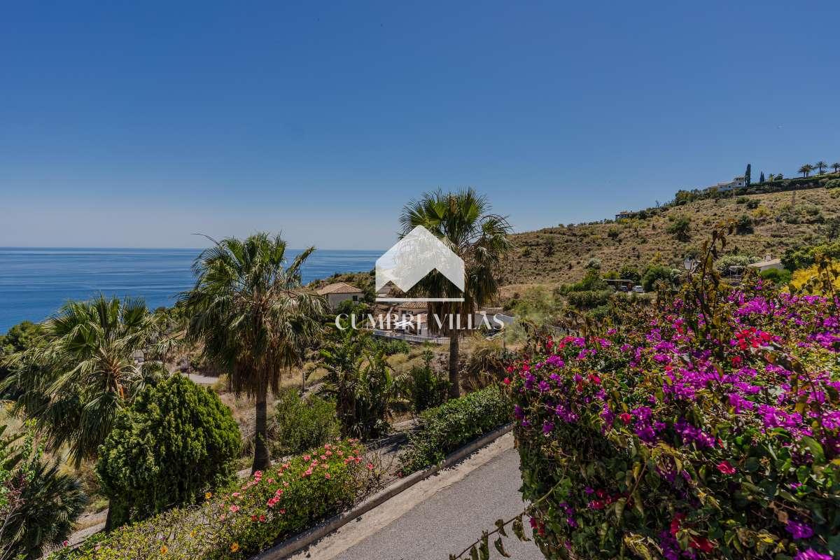 Villa for Sale in Salobreña