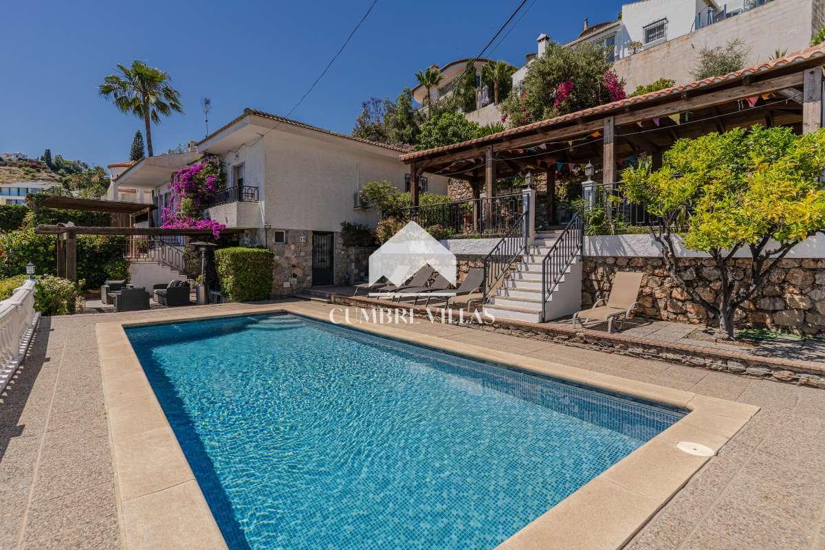 Villa for Sale in Salobreña