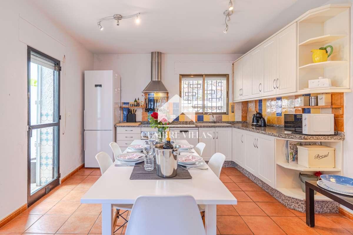 Villa for Sale in Salobreña