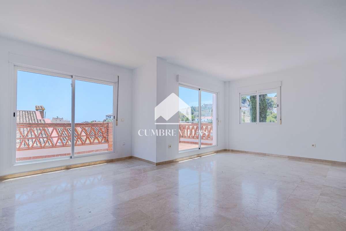 Villa for Sale in Almuñécar