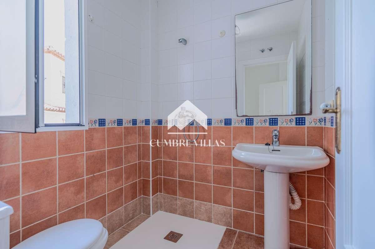 Villa for Sale in Almuñécar