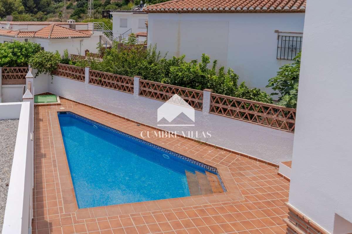 Villa for Sale in Almuñécar
