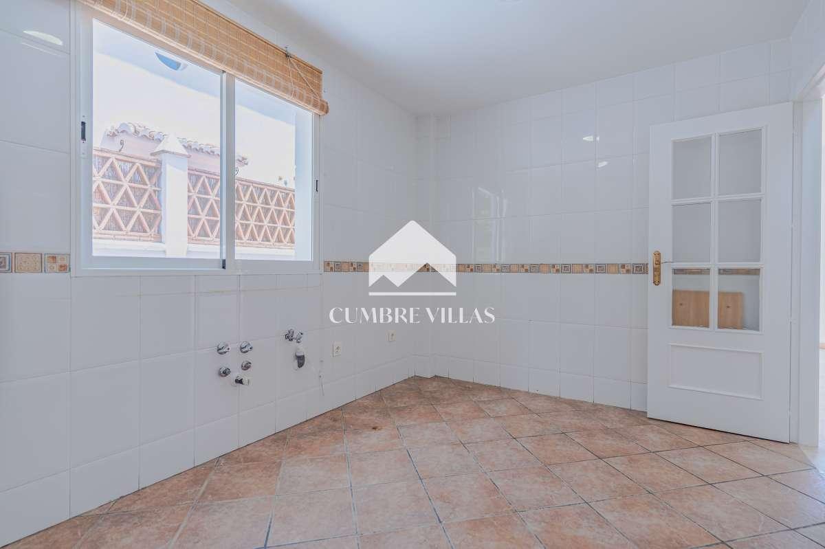Villa for Sale in Almuñécar