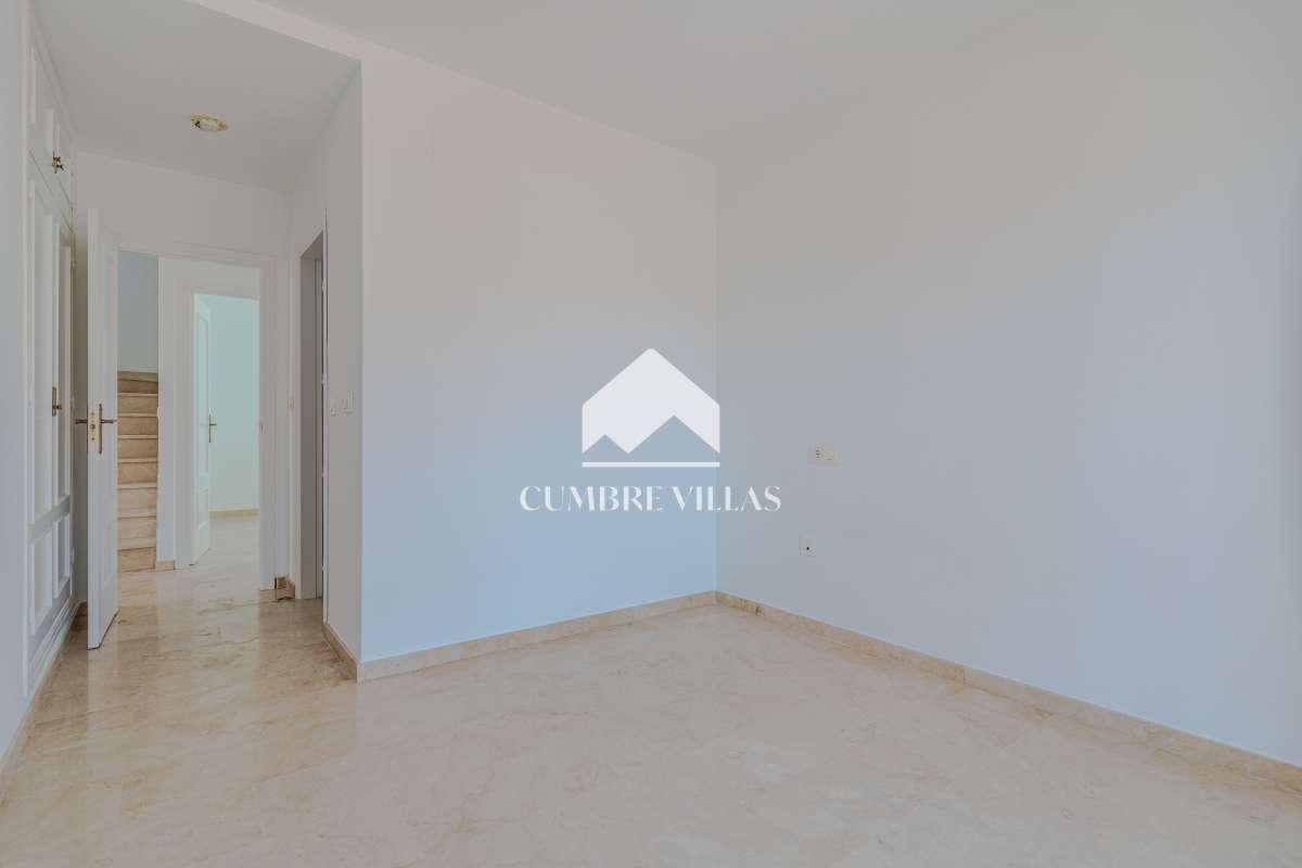 Villa for Sale in Almuñécar