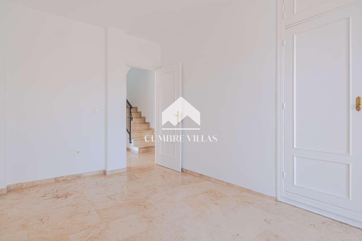 Villa for Sale in Almuñécar