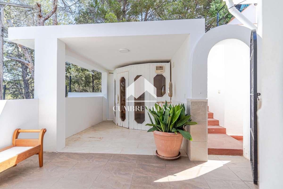 Villa for Sale in Almuñécar