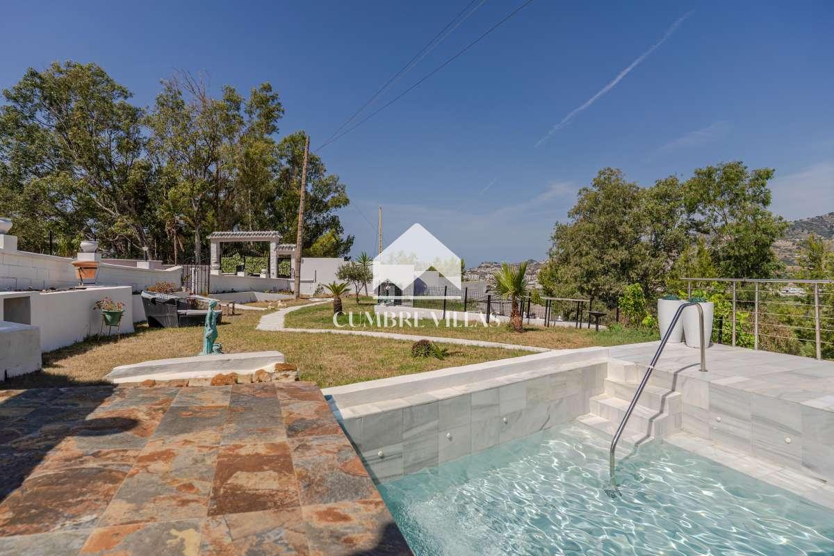 Villa for Sale in Almuñécar