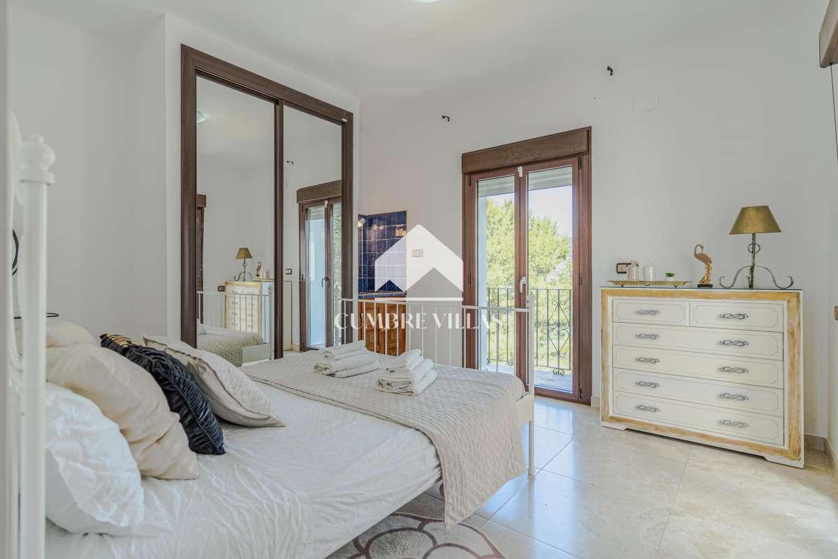 Villa for Sale in Almuñécar