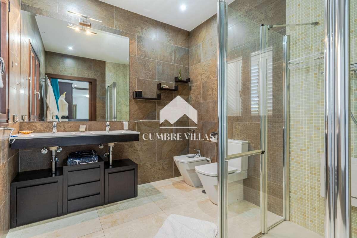 Villa for Sale in Almuñécar