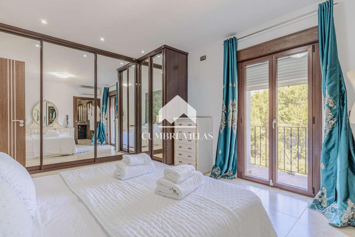 Villa for Sale in Almuñécar