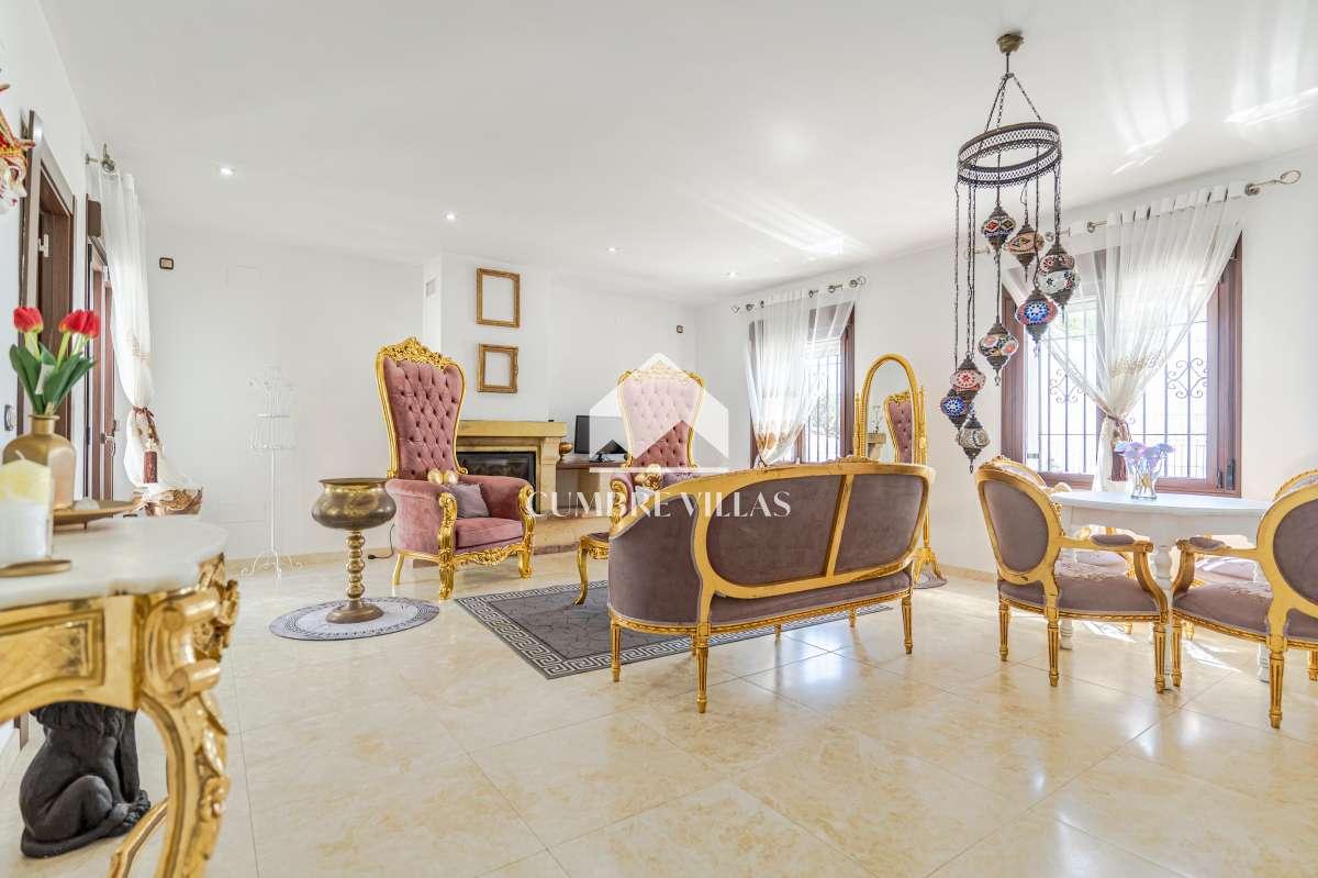 Villa for Sale in Almuñécar