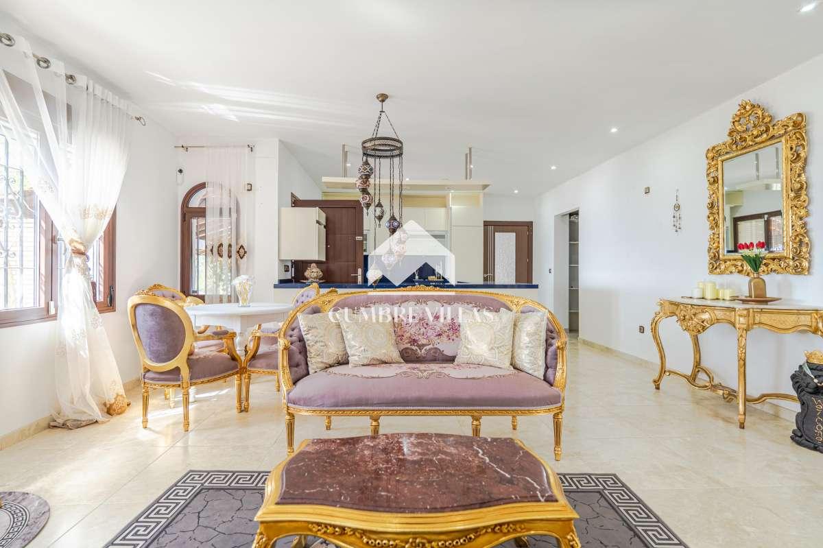 Villa for Sale in Almuñécar