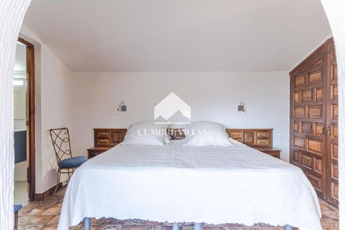 Villa for Sale in Almuñécar