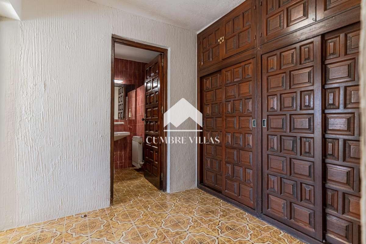 Villa for Sale in Almuñécar
