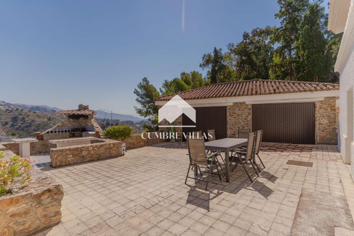 Villa for Sale in Almuñécar