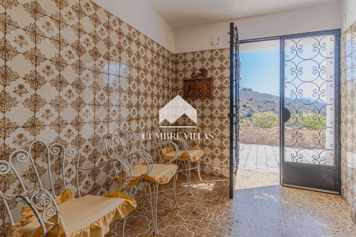 Villa for Sale in Almuñécar